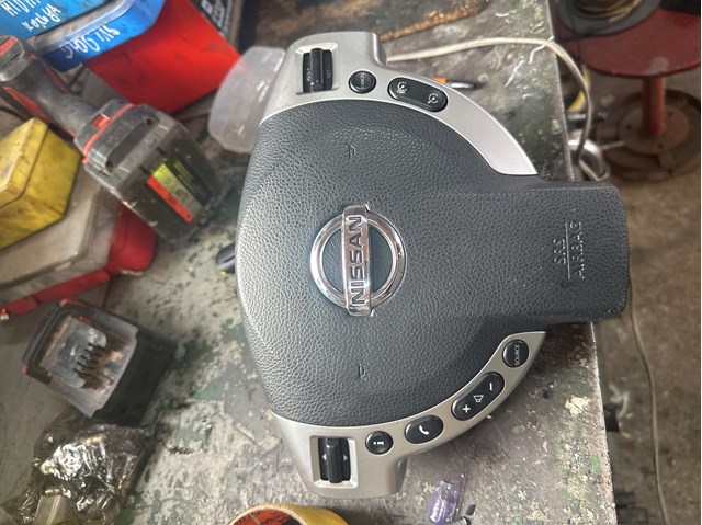 Подушка безопасности водителя 98510BR26D NISSAN