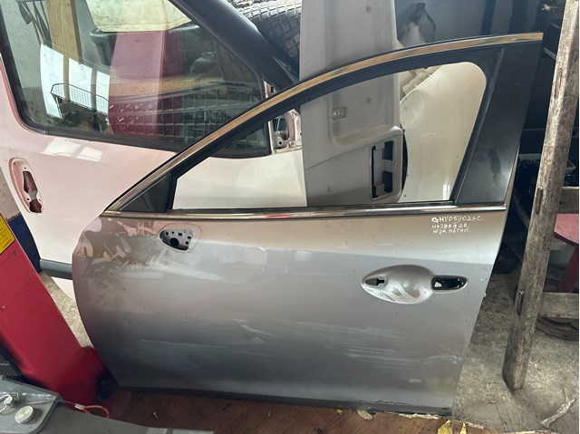 Передняя левая дверь GHY05902XC MAZDA
