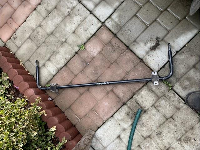 Хомут крепления втулки стабилизатора, переднего MR403646 MITSUBISHI