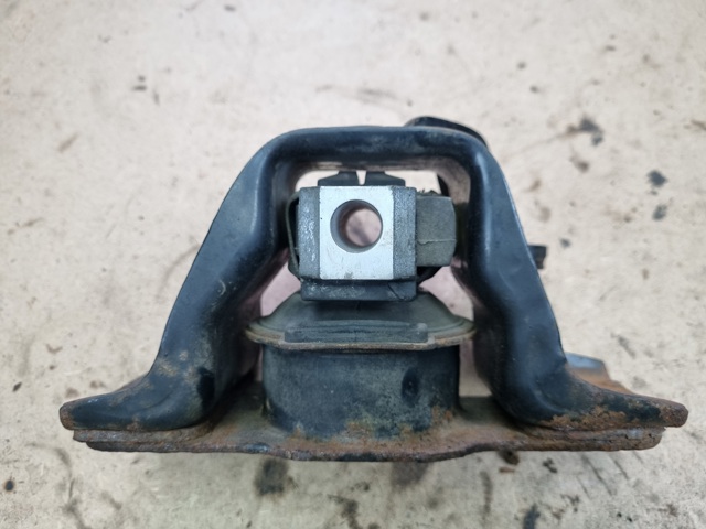 Правая опора двигателя 11210ED50B NISSAN