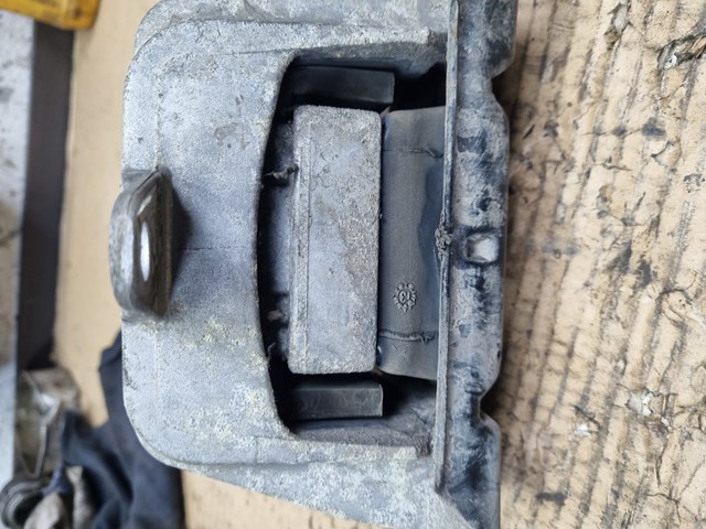 Левая подушка двигателя 1J0199555AJ VAG