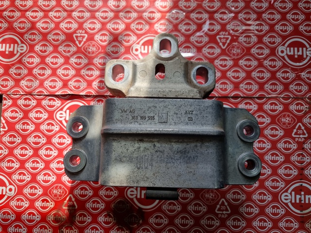 Подушка (опора) двигателя, левая Skoda Octavia 2 A5