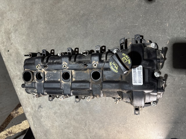 Крышка клапанная, левая 05184069AK CHRYSLER