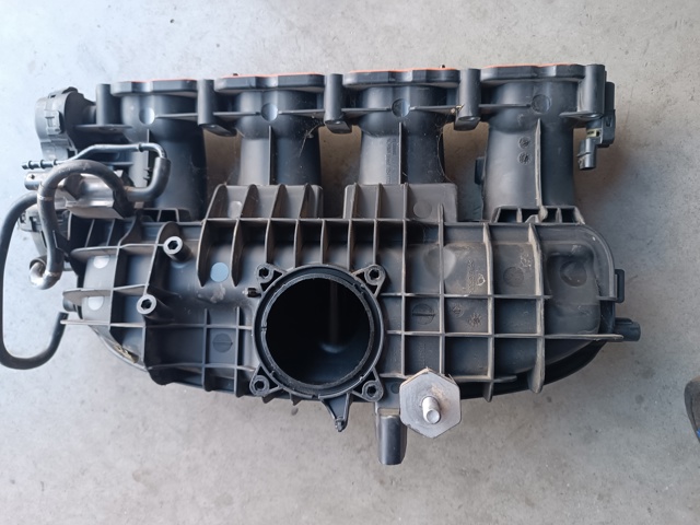 Впускной коллектор 06L133201T VAG