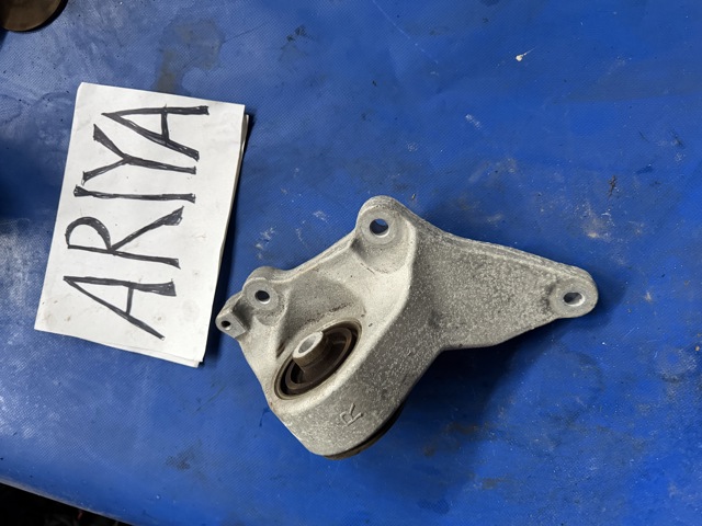 Подушка двигателя передняя 112105MP0A NISSAN