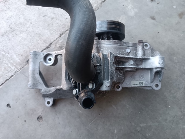 Помпа водяная, (насос) охлаждения 11518601366 BMW