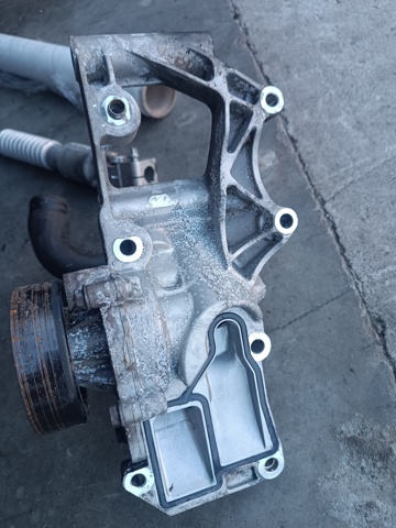 11518601366 BMW Помпа купить в Винница