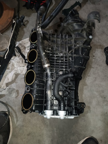 Коллектор впускной 11618603914 BMW