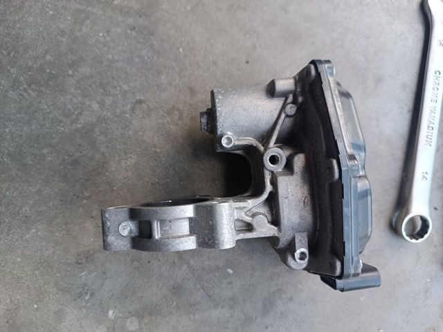 Клапан EGR, рециркуляции газов 11718576810 BMW