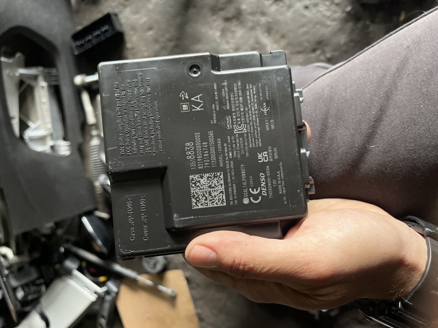 Блок управления центральным замком 13518838 GM