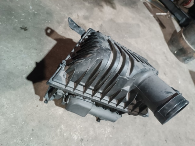 Корпус воздушного фильтра 13718655835 BMW