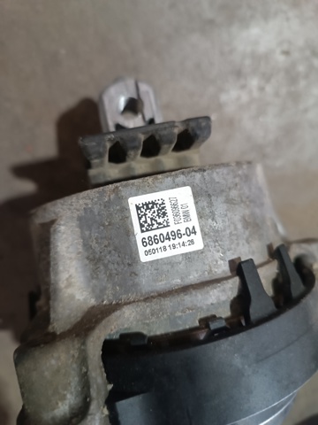 Правая подушка двигателя 22116860496 BMW