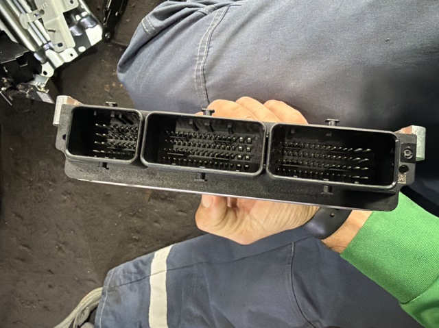 NISSAN 237D40593R в наличии Чернигов