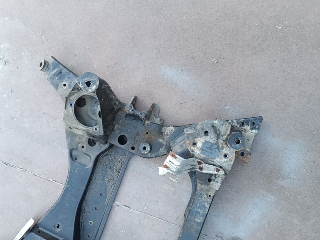 31106891256 BMW Подрамник передний купить в Черновцы