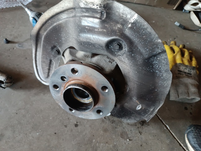 Цапфа поворотного кулака 31216876645 BMW