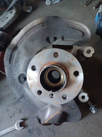 BMW 31216876646 Цапфа (поворотный кулак) передний правый в наличии Тернополь
