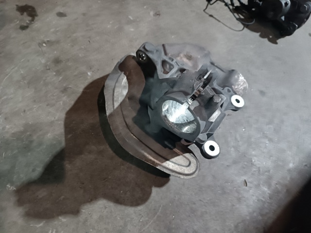 31216876854 BMW Цапфа передняя правая купить в Винница