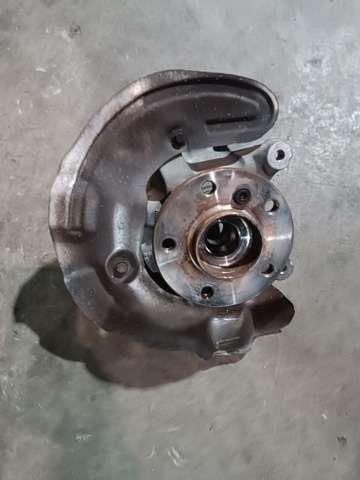 31216876854 BMW Цапфа передняя правая купить в Ирпень