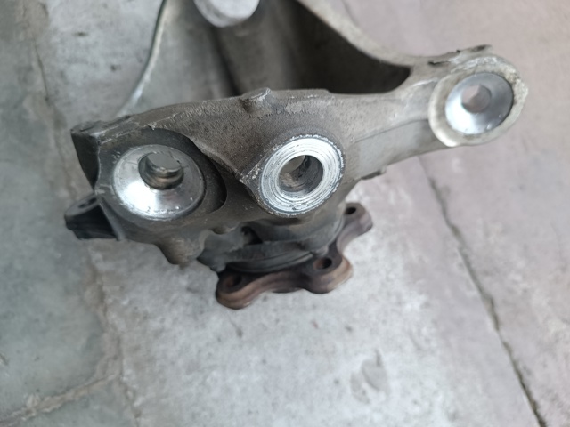 31216882597 BMW Цапфа (поворотный кулак) передний левый купить в Киев