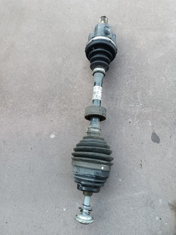 Полуось передняя левая 31608482645 BMW