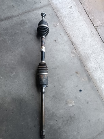 Вал приводной правый 31608643184 BMW