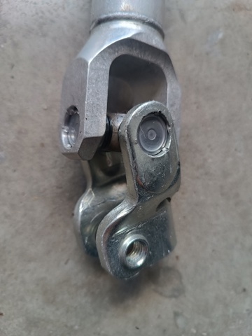 32306865653 BMW Вал рулевой колонки нижний купить в Чернигов