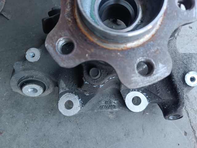 Цапфа поворотного кулака 33306871028 BMW