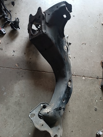 Рычаг/тяга задней подвески продольный нижний, левый 33308842879 BMW