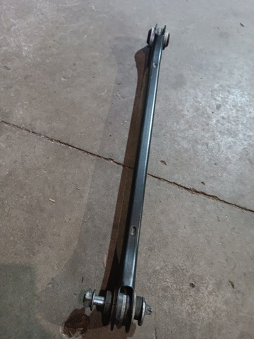Растяжка задней подвески 33326851569 BMW