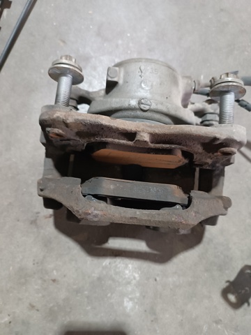 34106882253 BMW Суппорт тормозной передний левый купить в Киев