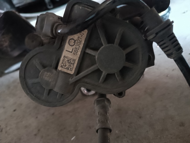 BMW 34206883033 Суппорт задний левый в наличии Кривой Рог