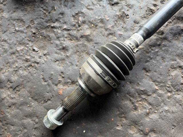396005MP0B NISSAN Полуось задняя правая купить в Ирпень