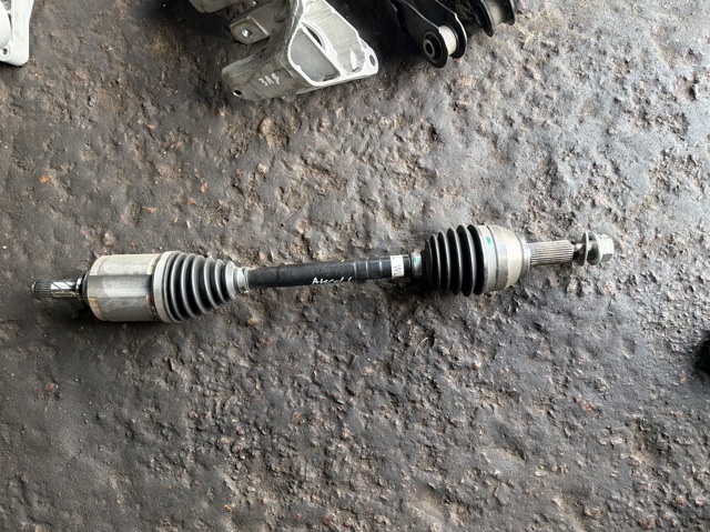 Полуось задняя, левая 396015MP0B NISSAN