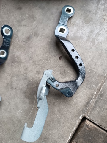 41007494944 BMW Петля задней двери купить в Ровно
