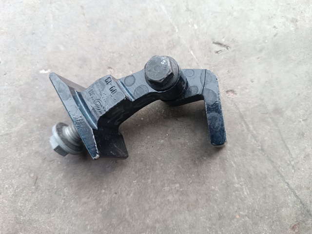 Петля задней двери, левой 41007495991 BMW