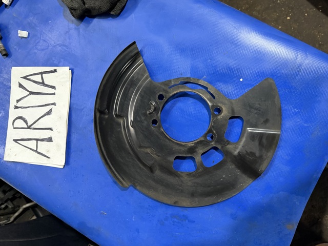 NISSAN 411516SA0A Защита тормозного диска переднего правого в наличии Украина