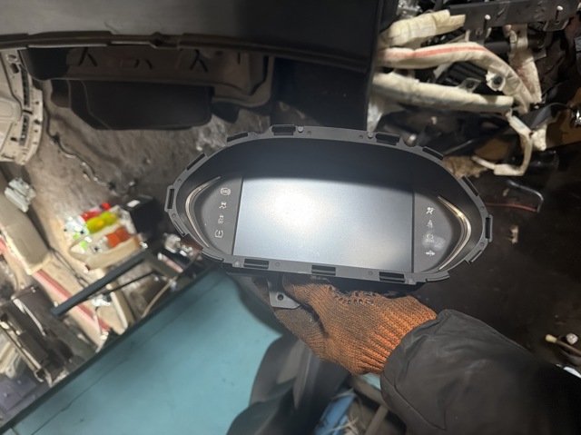 Щиток приборов 42564981 GM