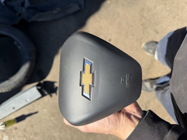 Подушка AIRBAG водительская 42697087 GM