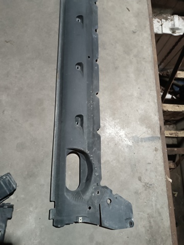 4KE825208C VAG Защита днища правая купить в Ужгород