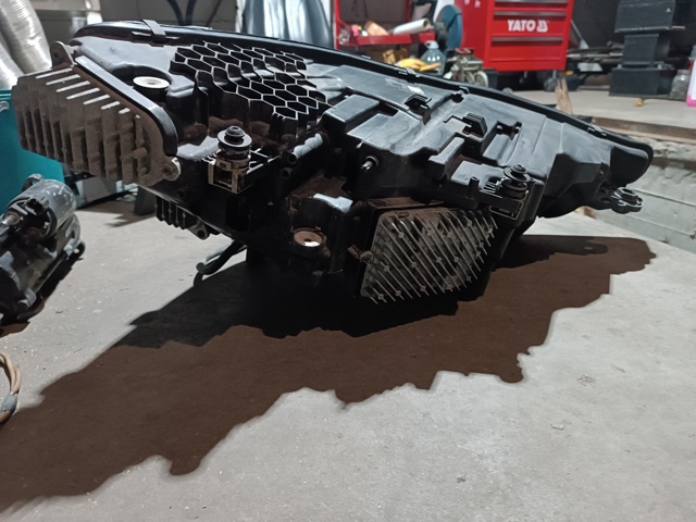 4KE941039B VAG Фара правая купить в Полтава