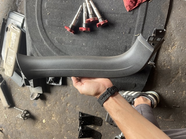 Обшивка ляды 4L0867607 VAG