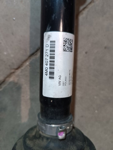 Ось передняя 4M0407271D VAG