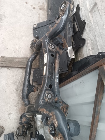 Подрамник задний 4M0500025 VAG