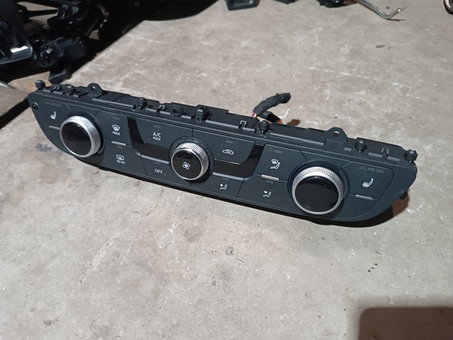 Механизм управления кондиционером 4M0820043R VAG