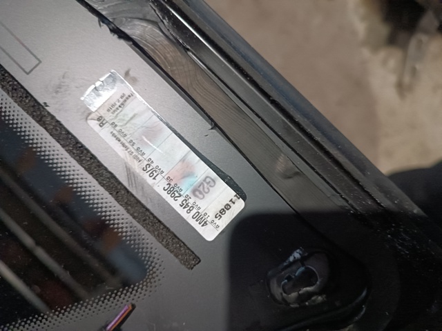 VAG 4M0845298C Стекло кузова (багажного отсека) правое в наличии Украина