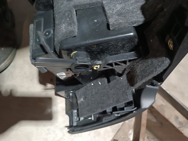 4M1857035K24A Ящик перчаточный (бардачок) купить Харьков