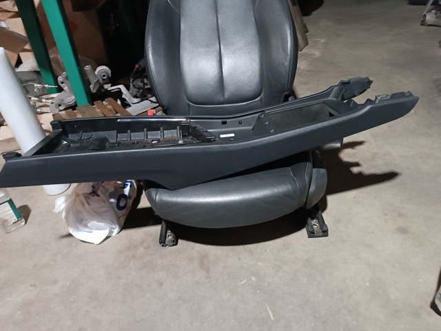 4M1863244B24A Накладка декоративная центральной консоли купить Ужгород