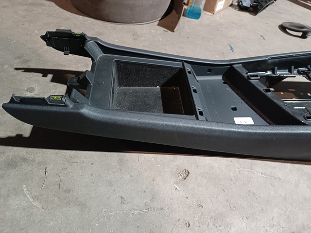 4M1863244B24A VAG Накладка декоративная центральной консоли купить в Черновцы