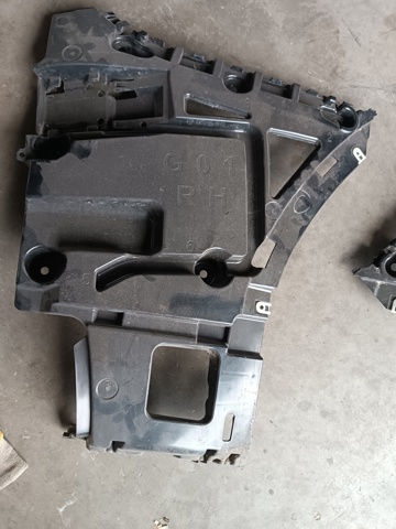 Направляющая заднего бампера, правая 51127400668 BMW