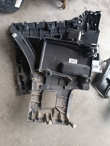 51127400668 BMW Направляющая заднего бампера правая купить в Ужгород